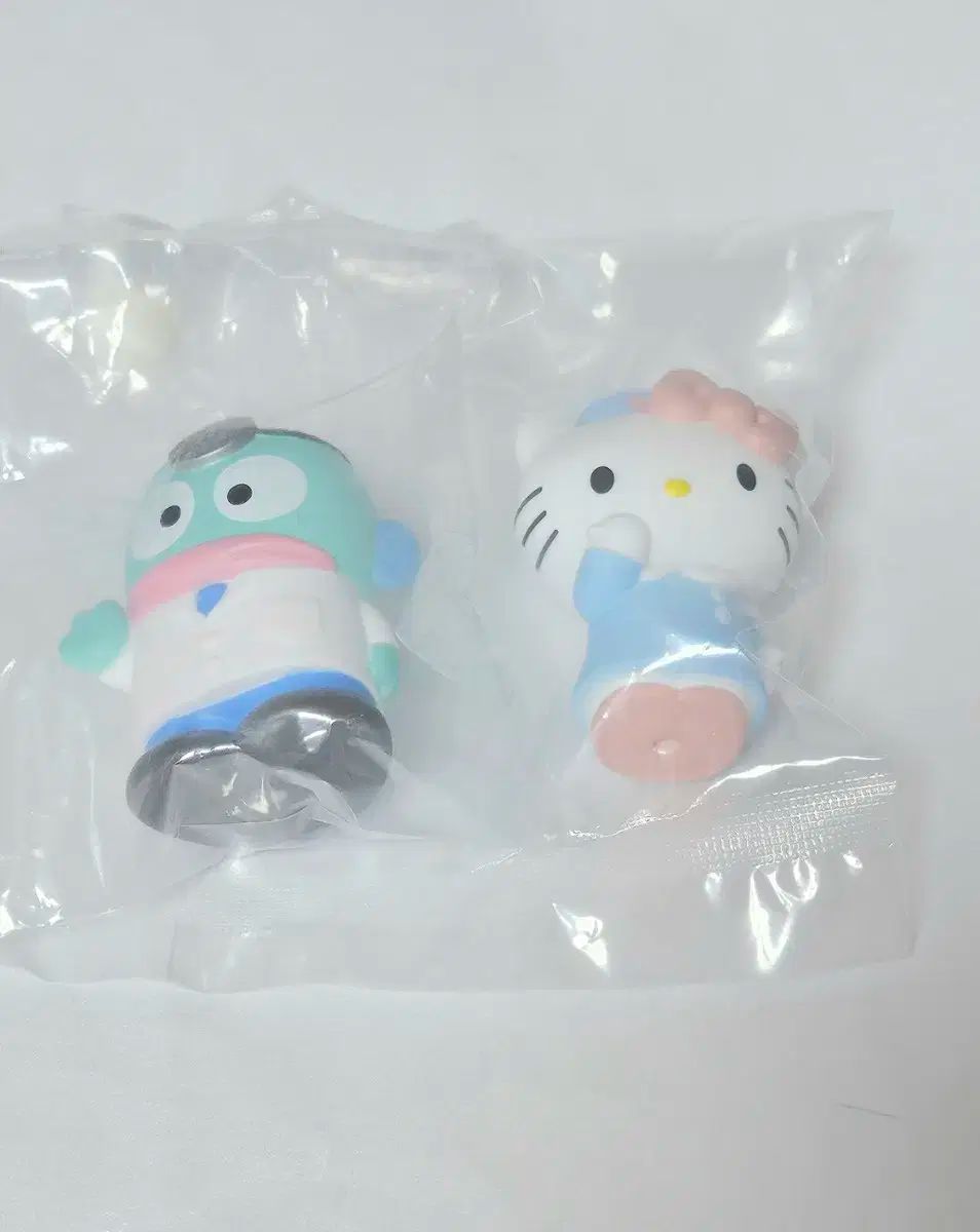 サンリオ ハローキティ SIMフリー フィギュア 携帯 FIGURINE OLA