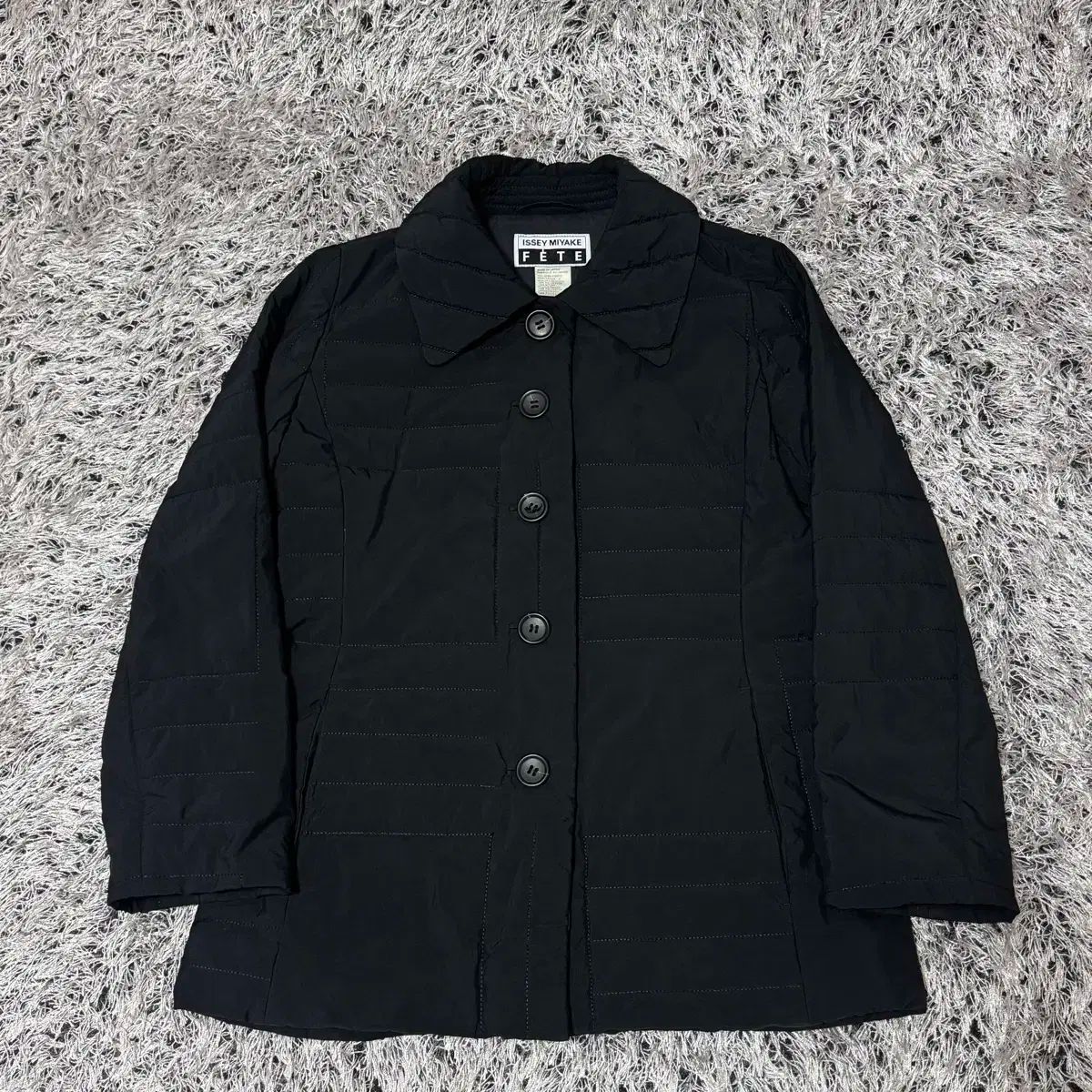 ISSEY MIYAKE ペテ キルティング 軽量 ジャケット 2 - メルカリ