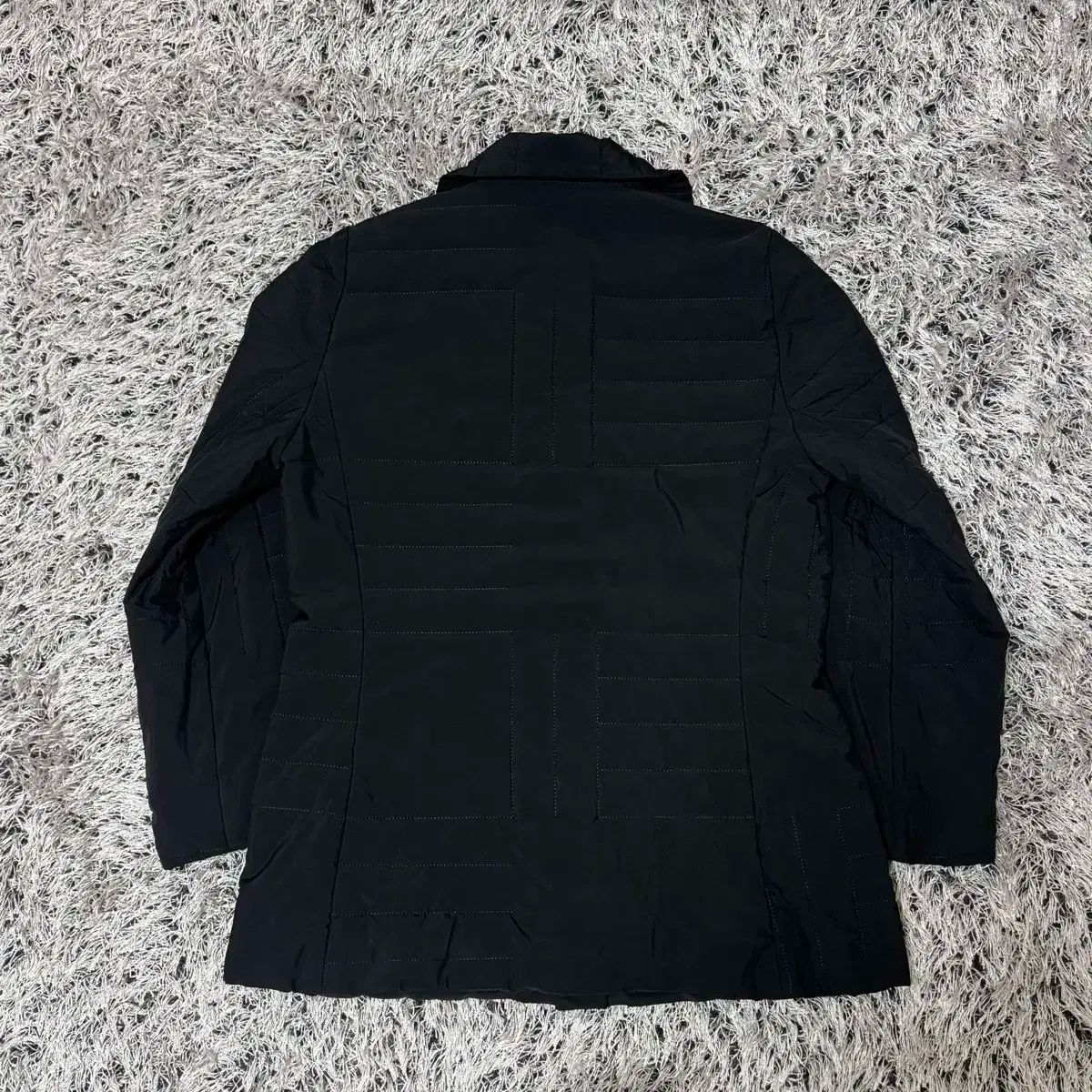 ISSEY MIYAKE ペテ キルティング 軽量 ジャケット 2 - メルカリ