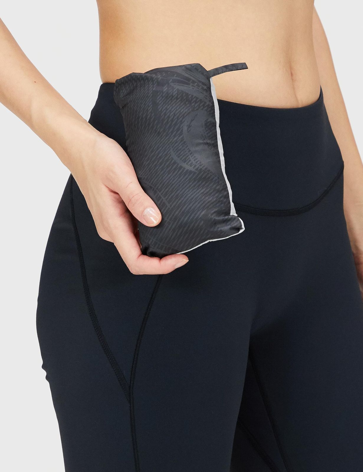 001 パフォーマンスブラック