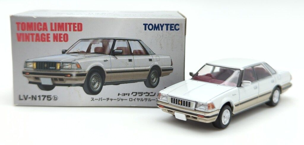 トミーテック TOMICA LIMITED VINTAGE NEO トヨタ クラウン ハード