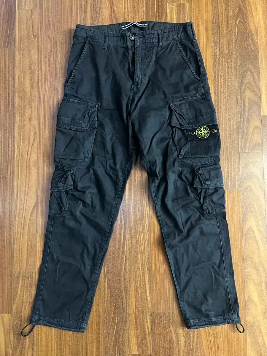 STONE ISLAND ストーンアイランド ブラック ウォッシュド MULTI カーゴ パンツ