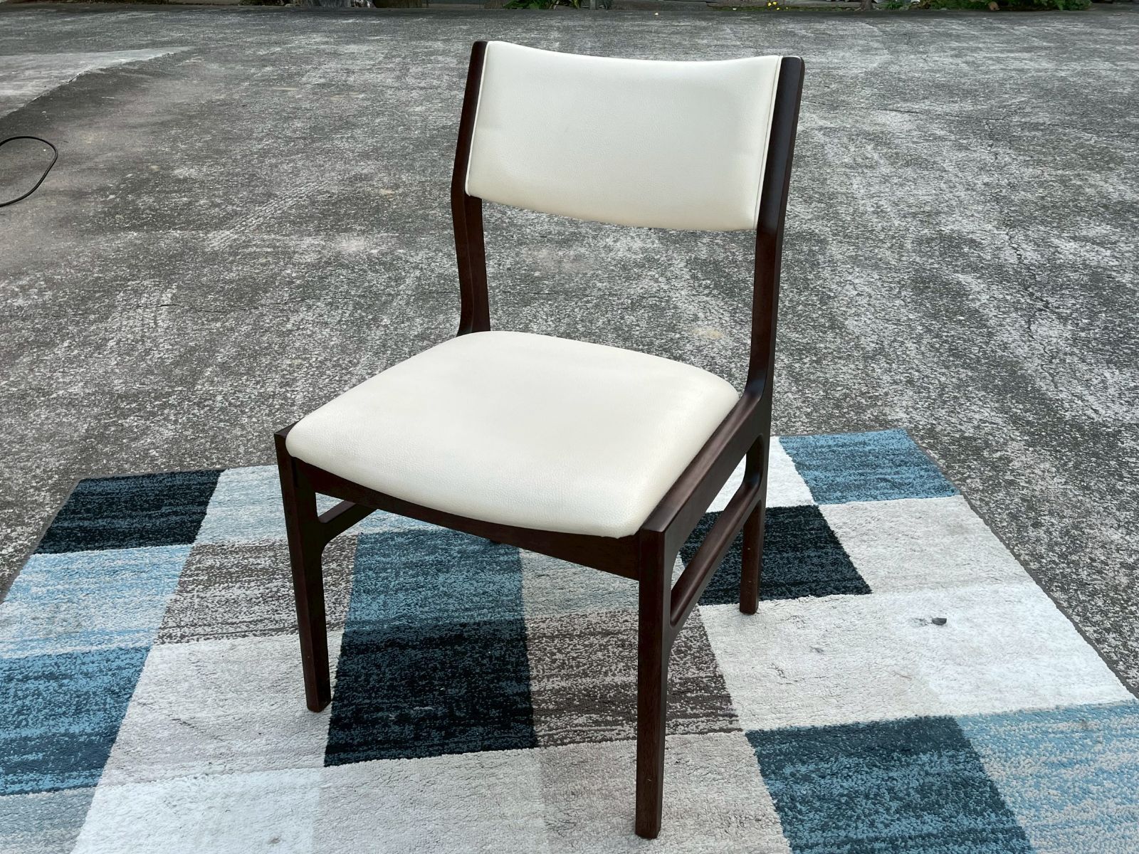 karimoku カリモク60 アームレスダイニングチェア c 36105