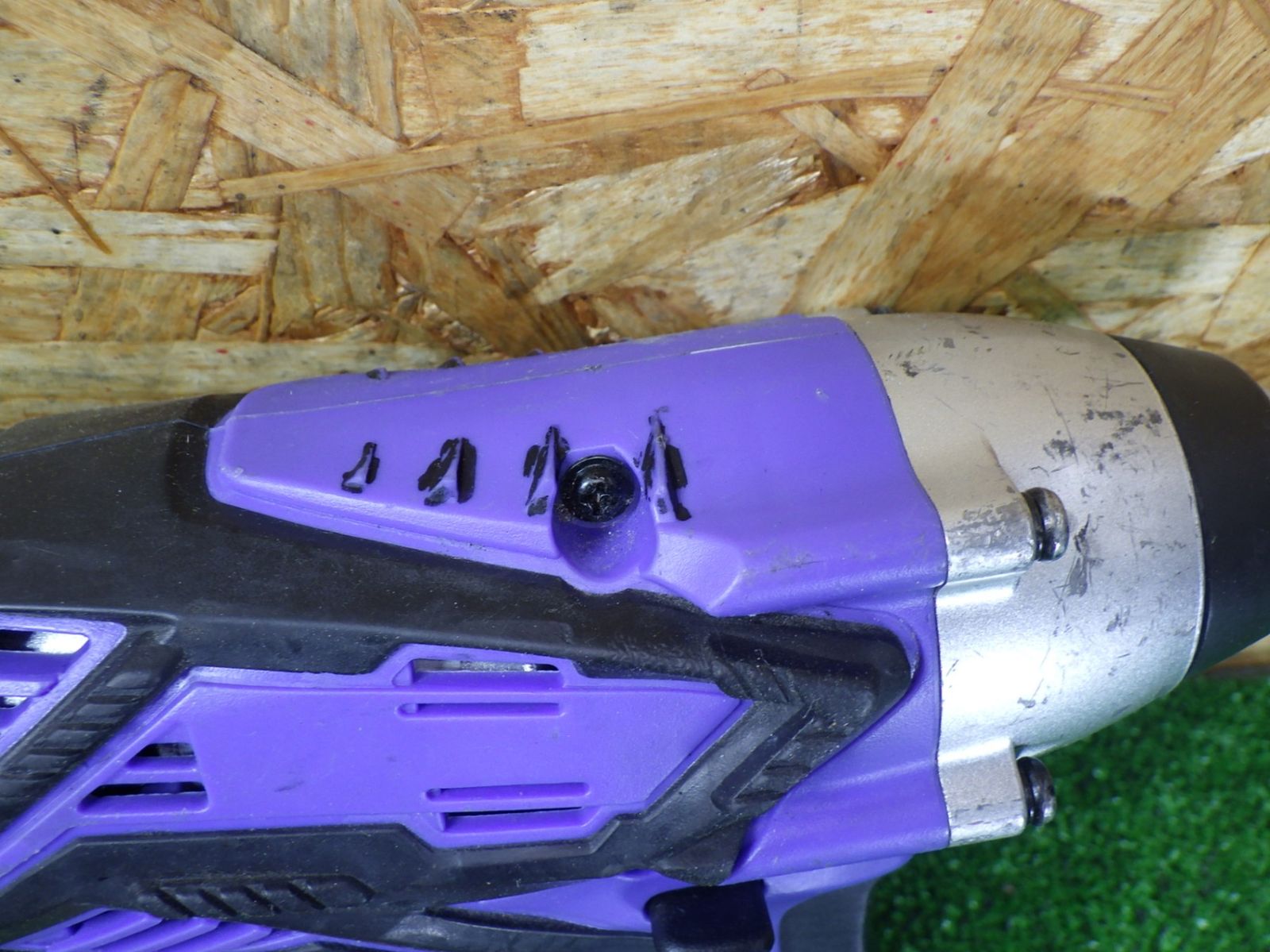 インパクトドライバ