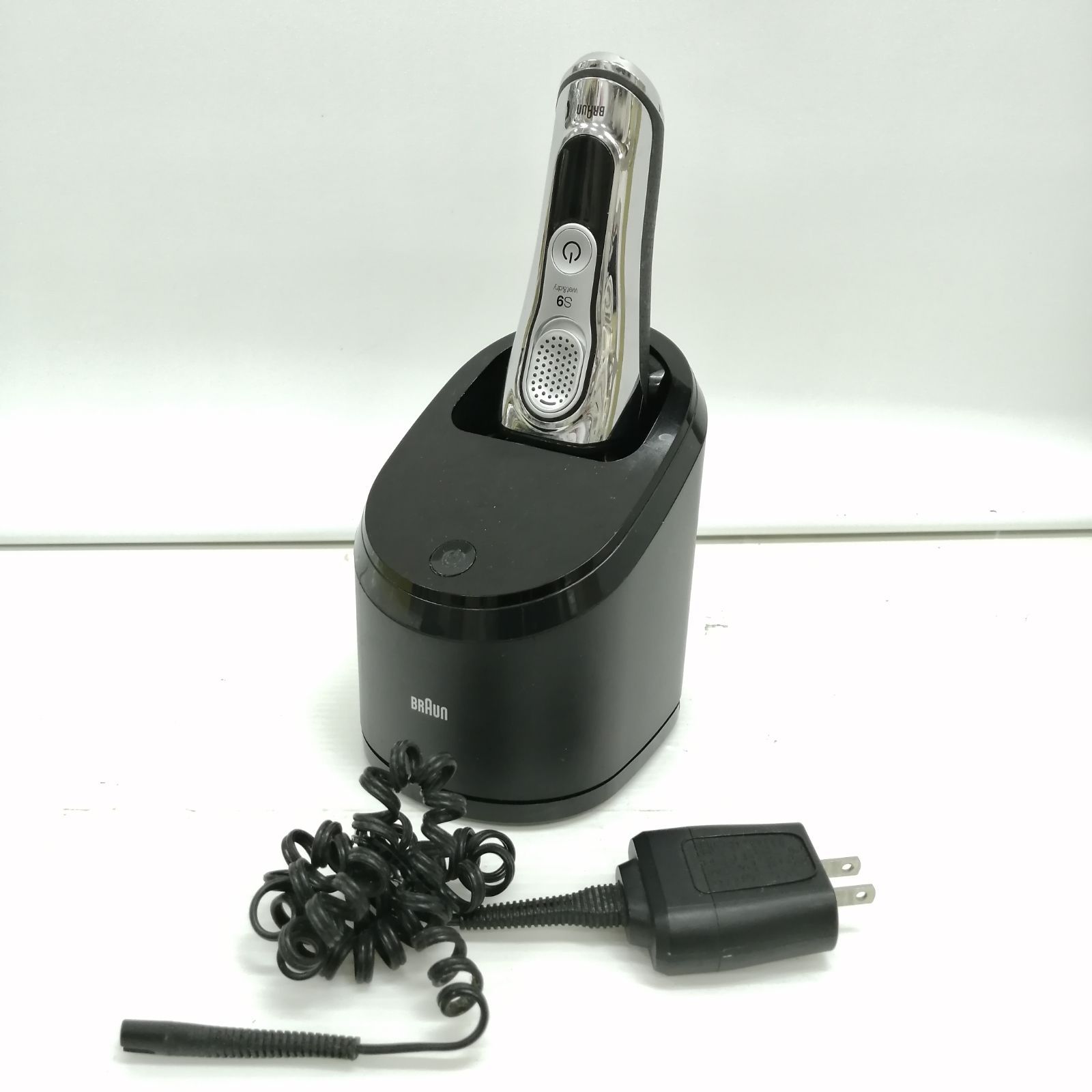 動作品 BRAUN 電動シェーバー S9