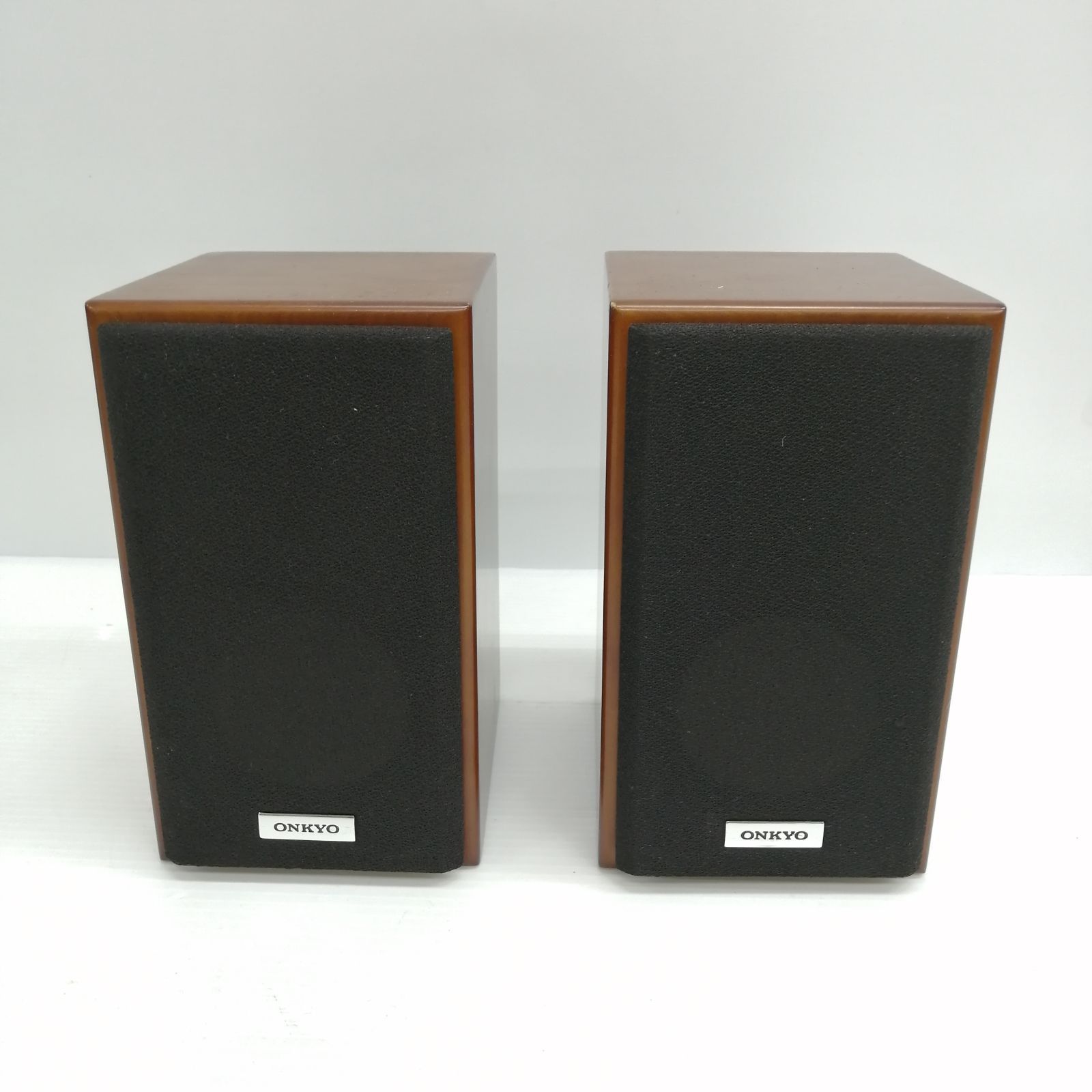 スピーカー2台ONKYO ST-V30HDX, MODEL D-108E スピーカー2台ONKYO ST-V30HDX, MODEL D-108E