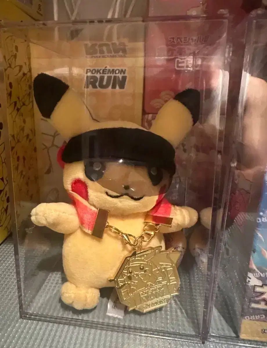 ポケットモンスター RUN ピカチュウ ぬいぐるみ 金メダル