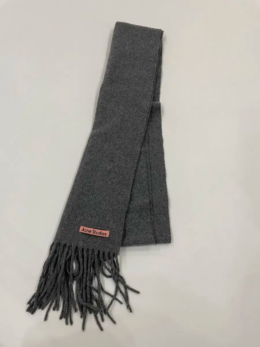  Acne Studios アクネストゥディオズ マフラー グレー ロングバージョン マフラー 小物