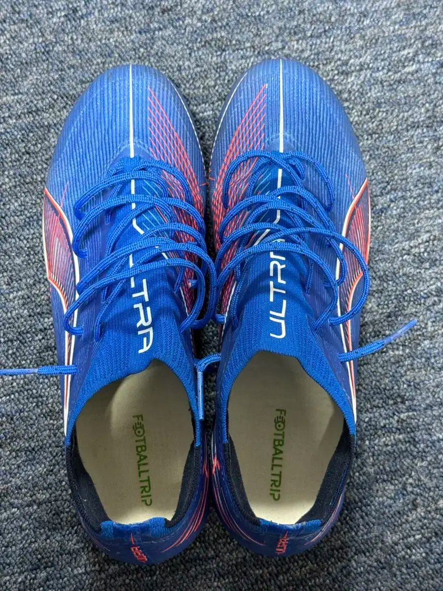 プーマ ウルトラ6 MG 260