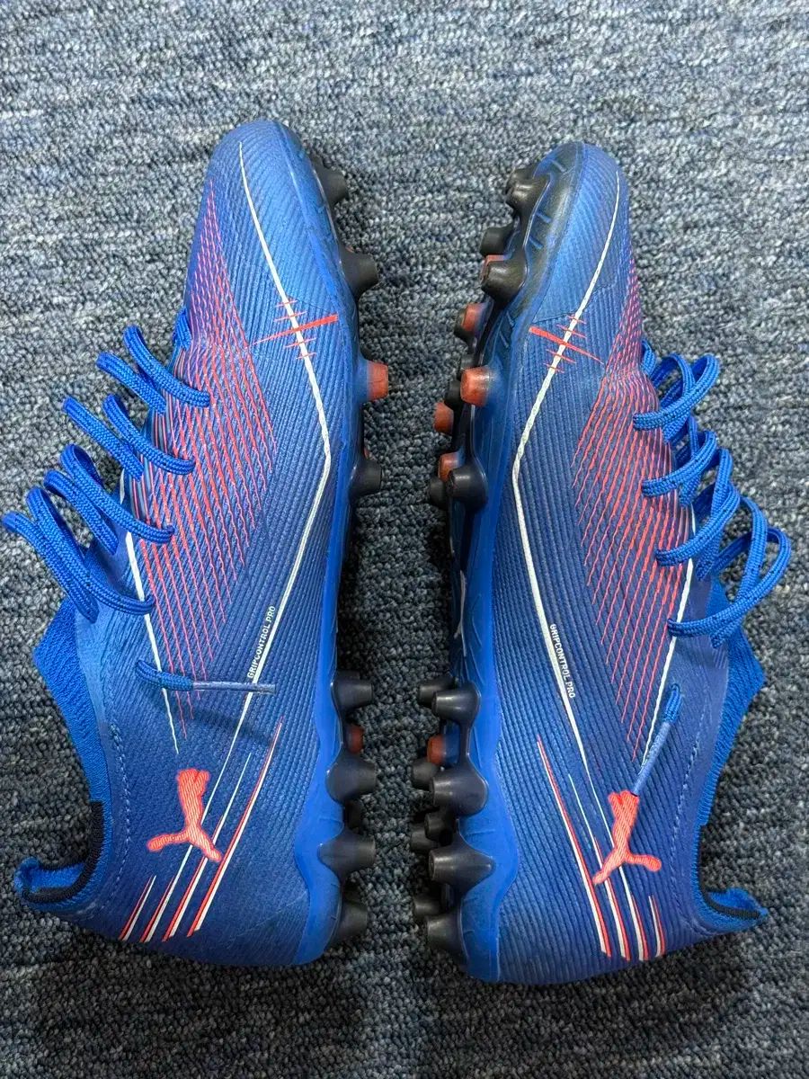 プーマ ウルトラ6 MG 260