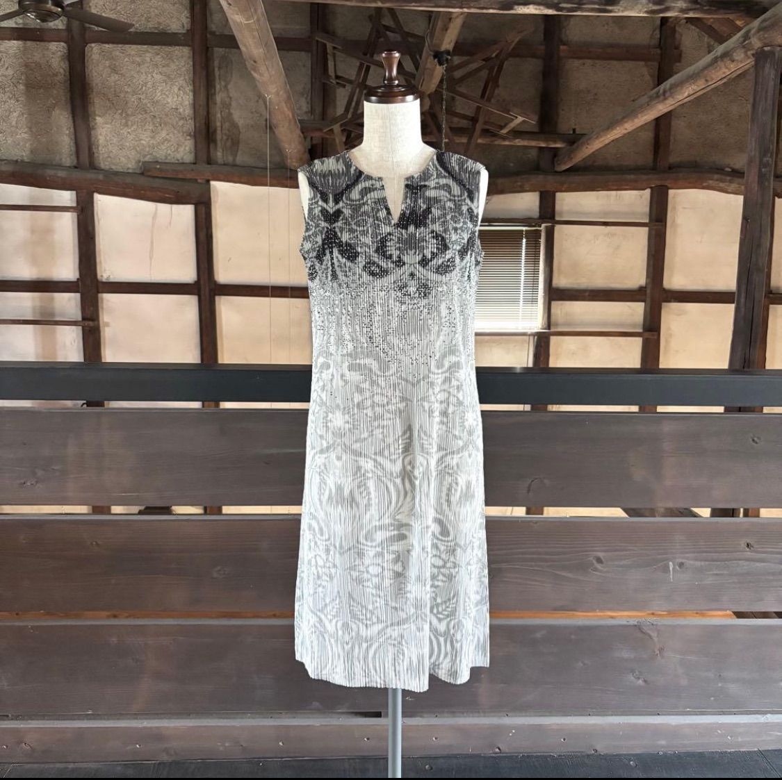 名作 ISSEY MIYAKE イッセイミヤケ オリエンタル 柄 総柄 プリーツ ワンピース サイズ 3 706