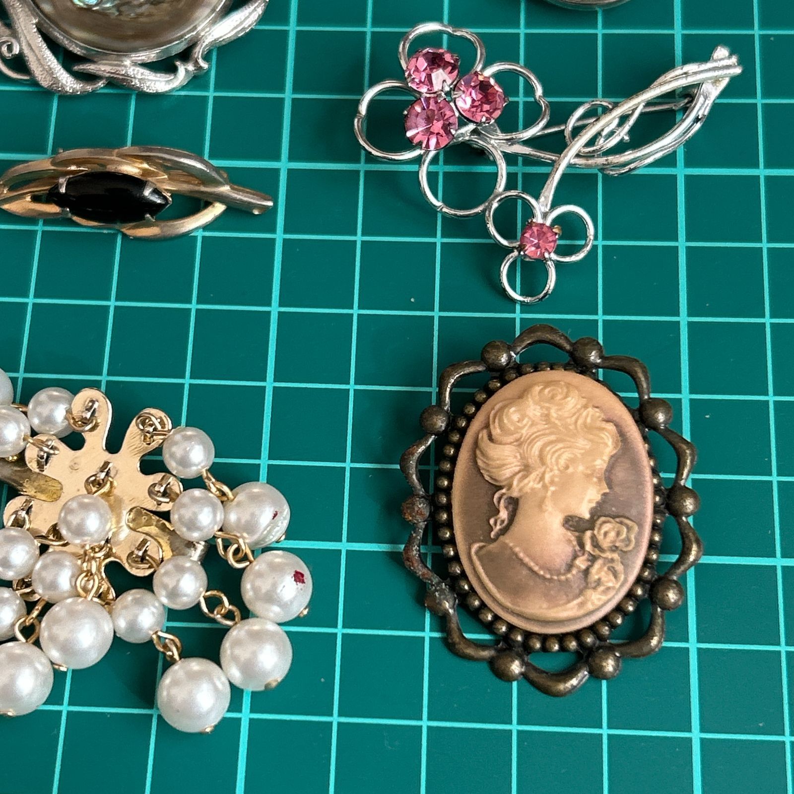 ヴィンテージ ブローチ まとめセット！カメオ アクセサリー 帽子 色石