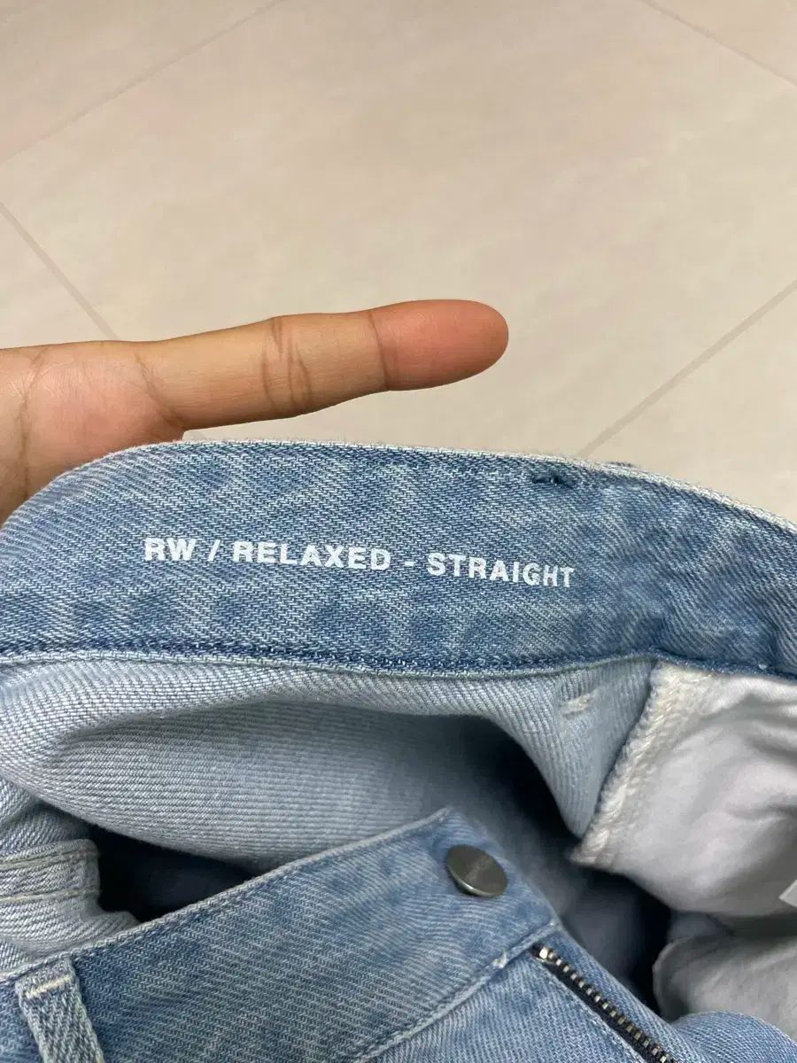 ストレート デニム