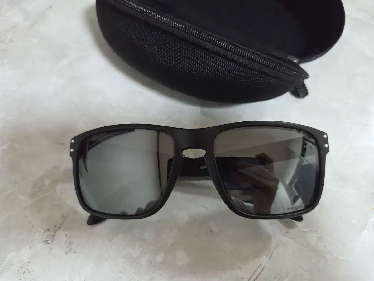 オークリー ホールブrook Lサイズ