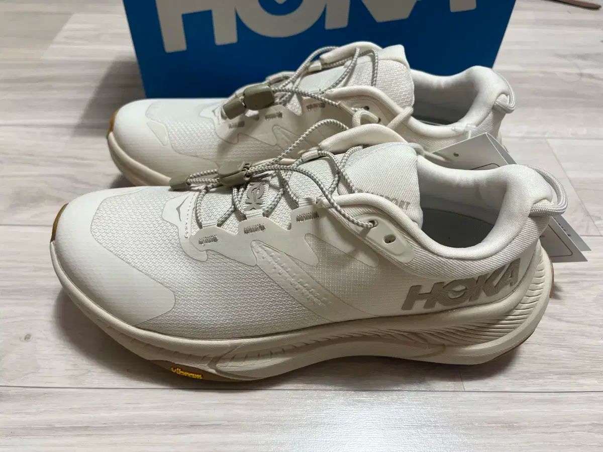 ホカ スニーカー トランスポート 230-235