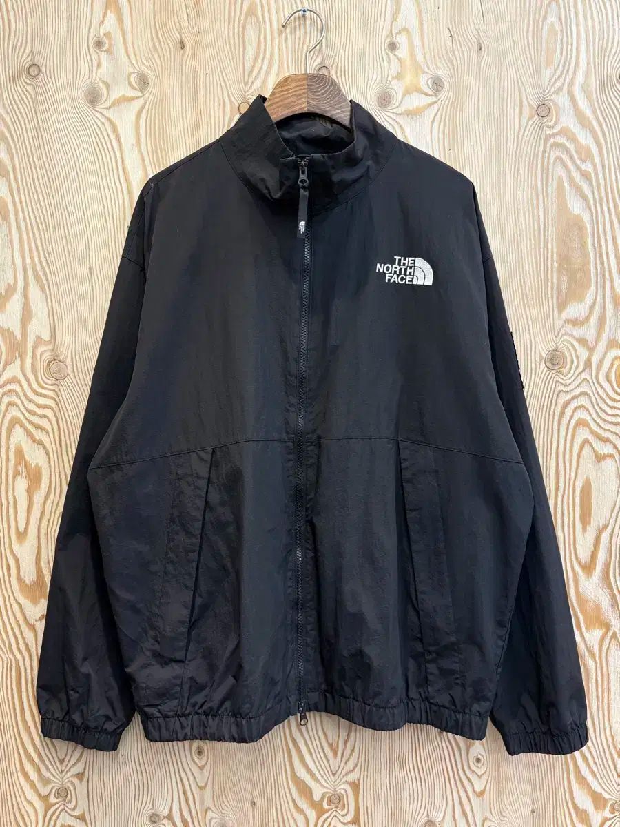THE NORTH FACE ザノースフェイス ロゴワッペン ウィンドブレーカー
