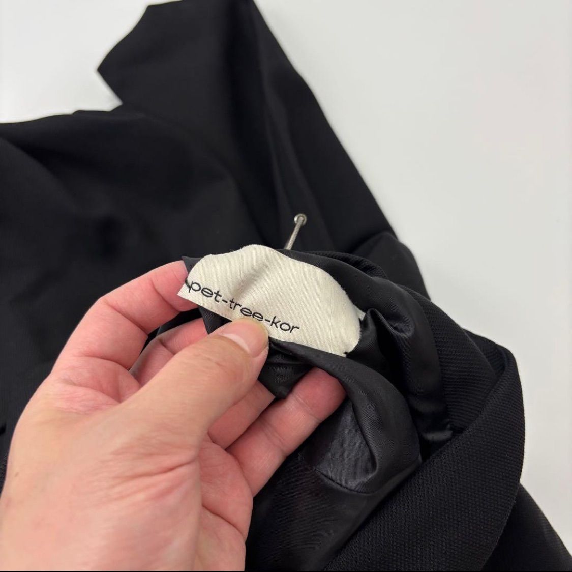 プルオーバー ブラック