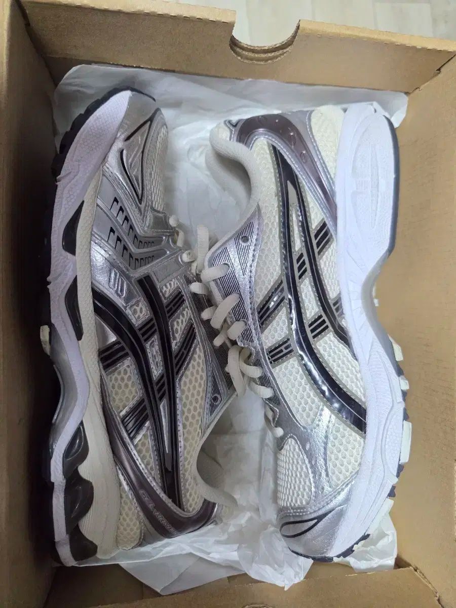 アシックス ゲルカヤノ トレーナー シルバー スニーカー