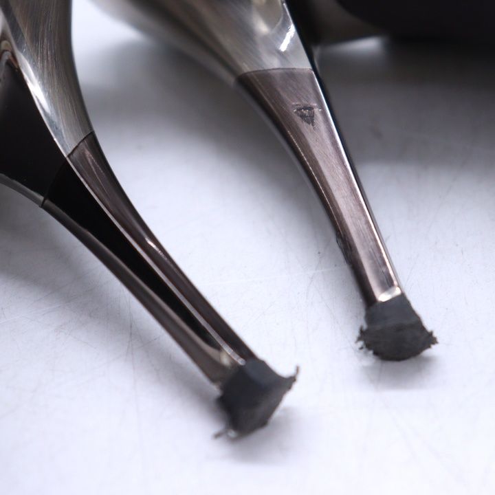 サルヴァトーレフェラガモ パンプス