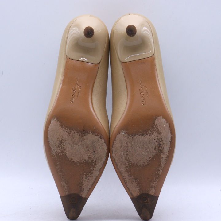 サルヴァトーレフェラガモ パンプス ヴァラ リボン ブランド シューズ