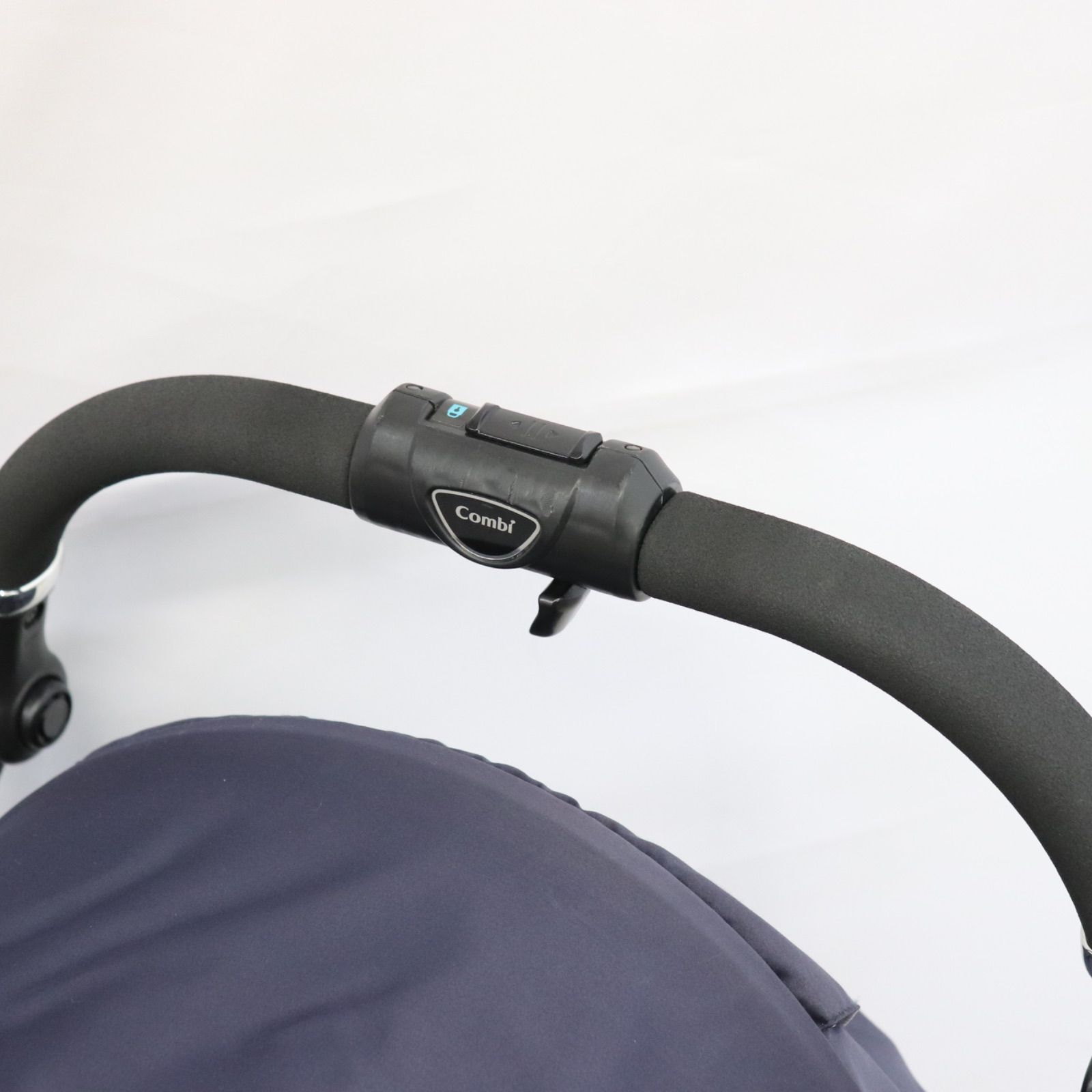  Combi コンビ メチャカルハンディ オート4キャス コンパクト ネイビー ベビーカー １ヶ月〜３６ヶ月 ベビー用品 移動 散歩 ラクルベビー館 ベビーカー バギー 外出 移動用品