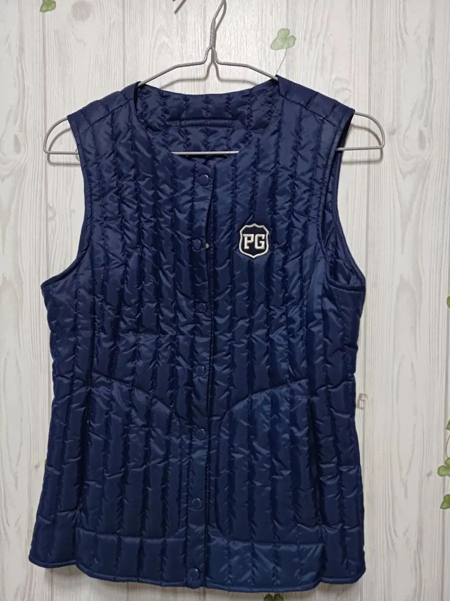 パーリーゲイツ レディース ゴルフ 軽量 グースダウンベスト 90