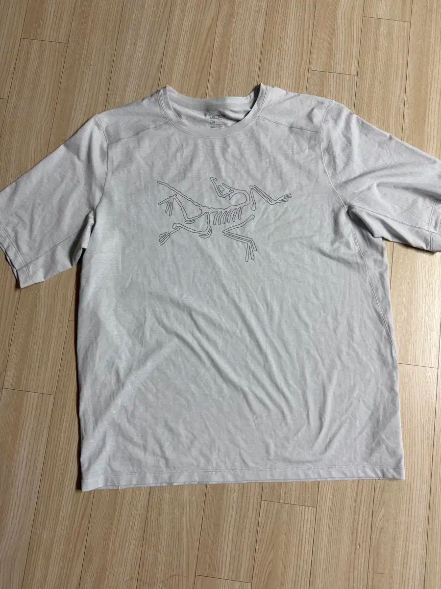 ARC TERYX コマック ロゴ SS マン 半袖Tシャツ