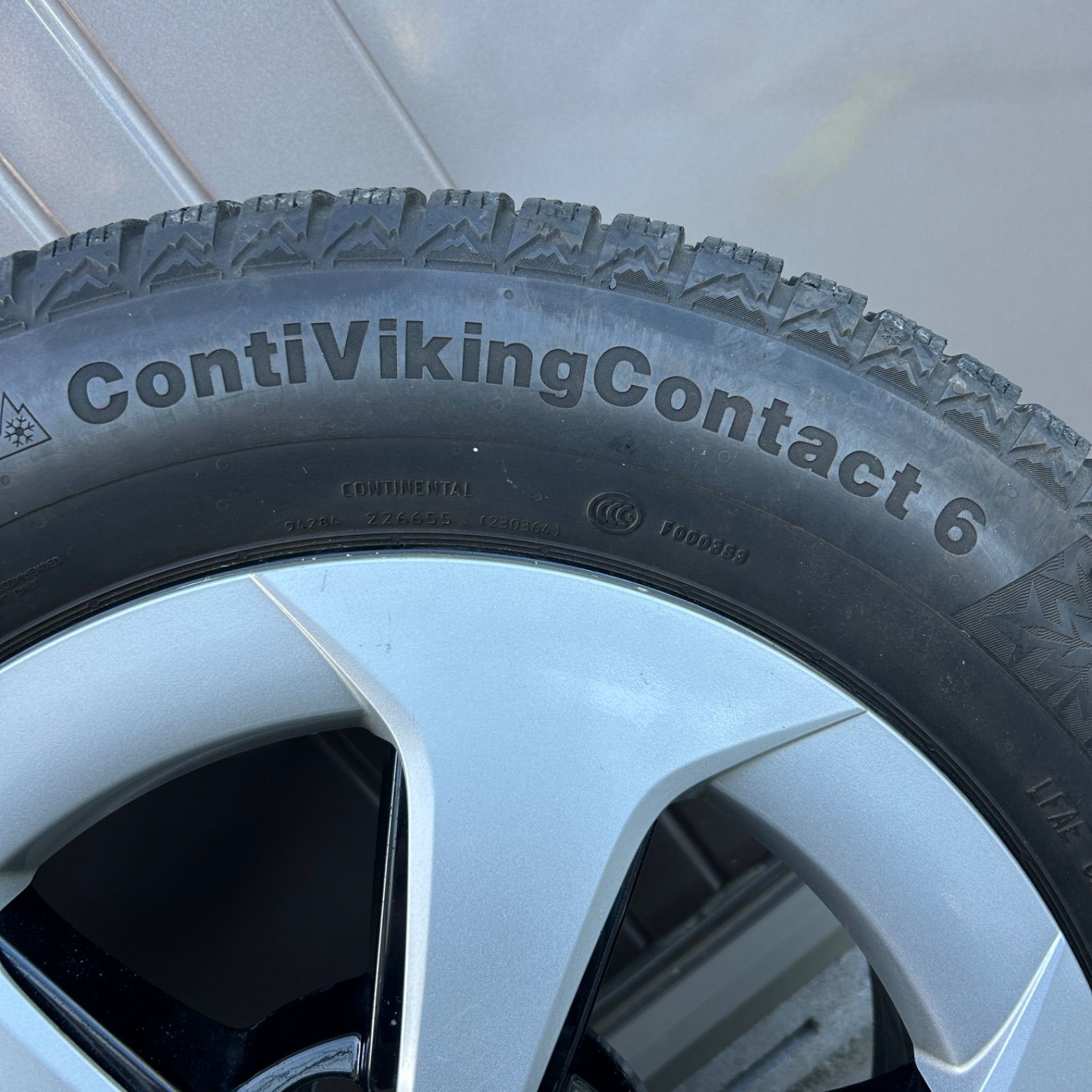 6 スタッドレスタイヤ