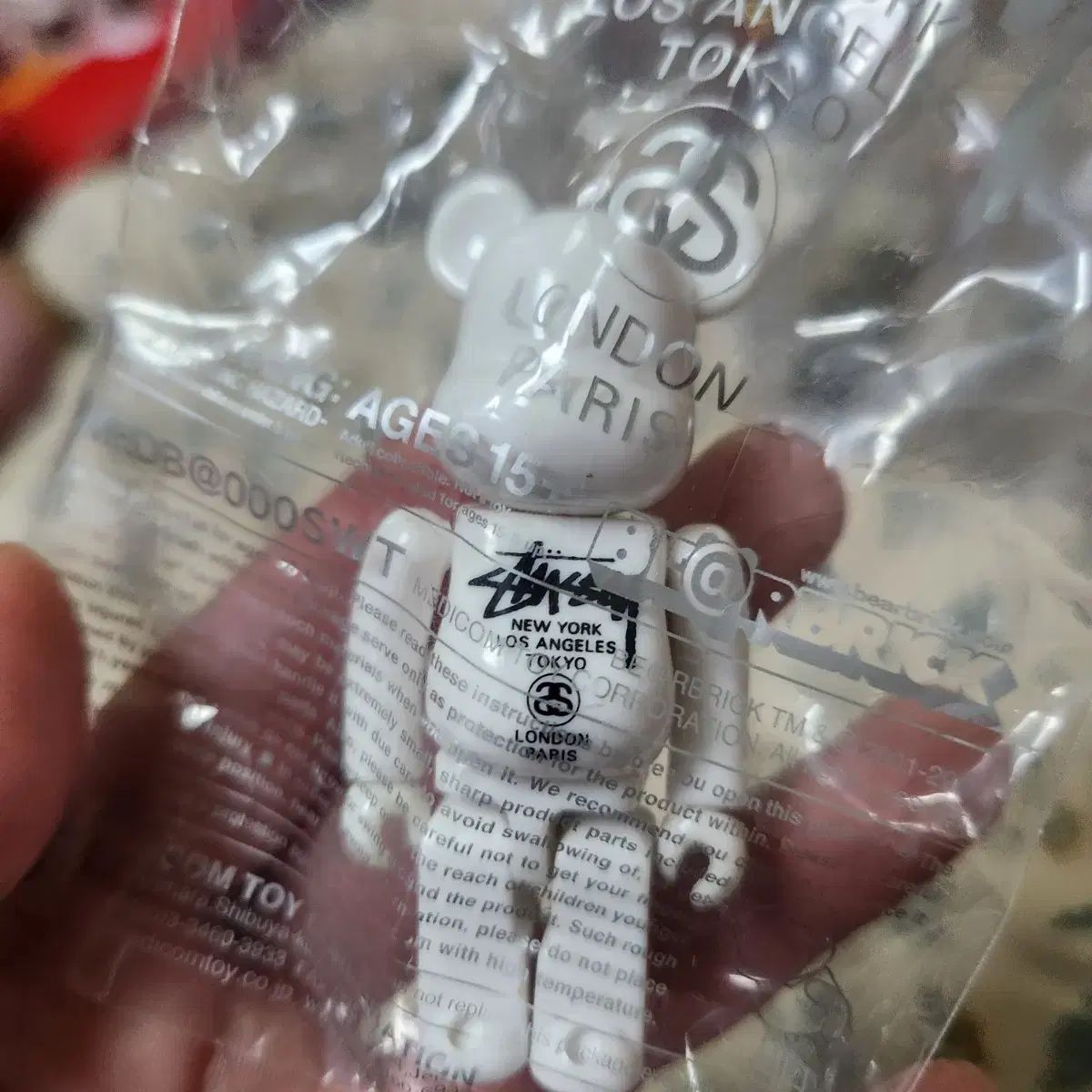 BE RBRICK ベアブリック STUSSY ステューシー 白