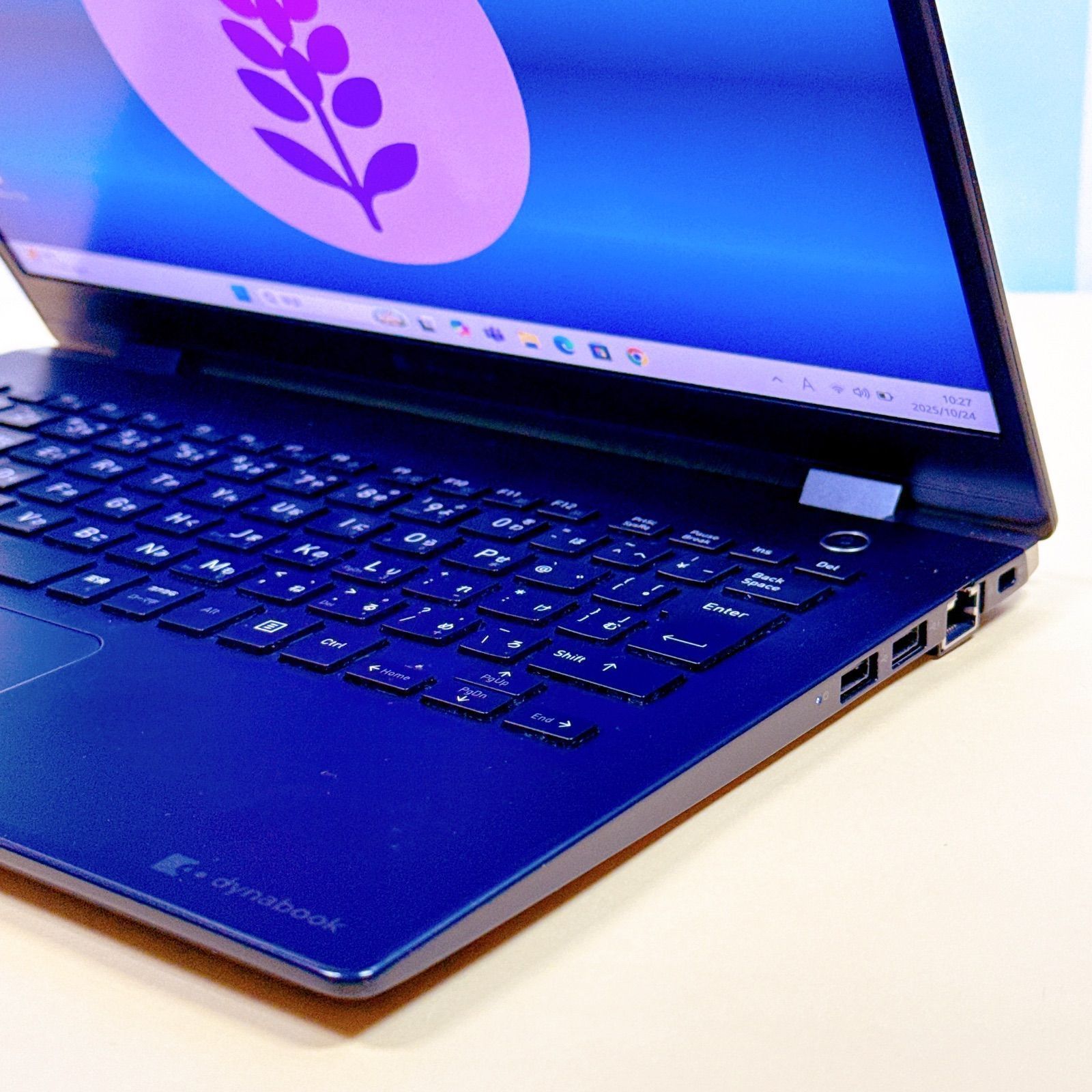 第10世代Core i7⭐️windows11 超爆速16GB‼️ 薄型軽量 カメラ付き