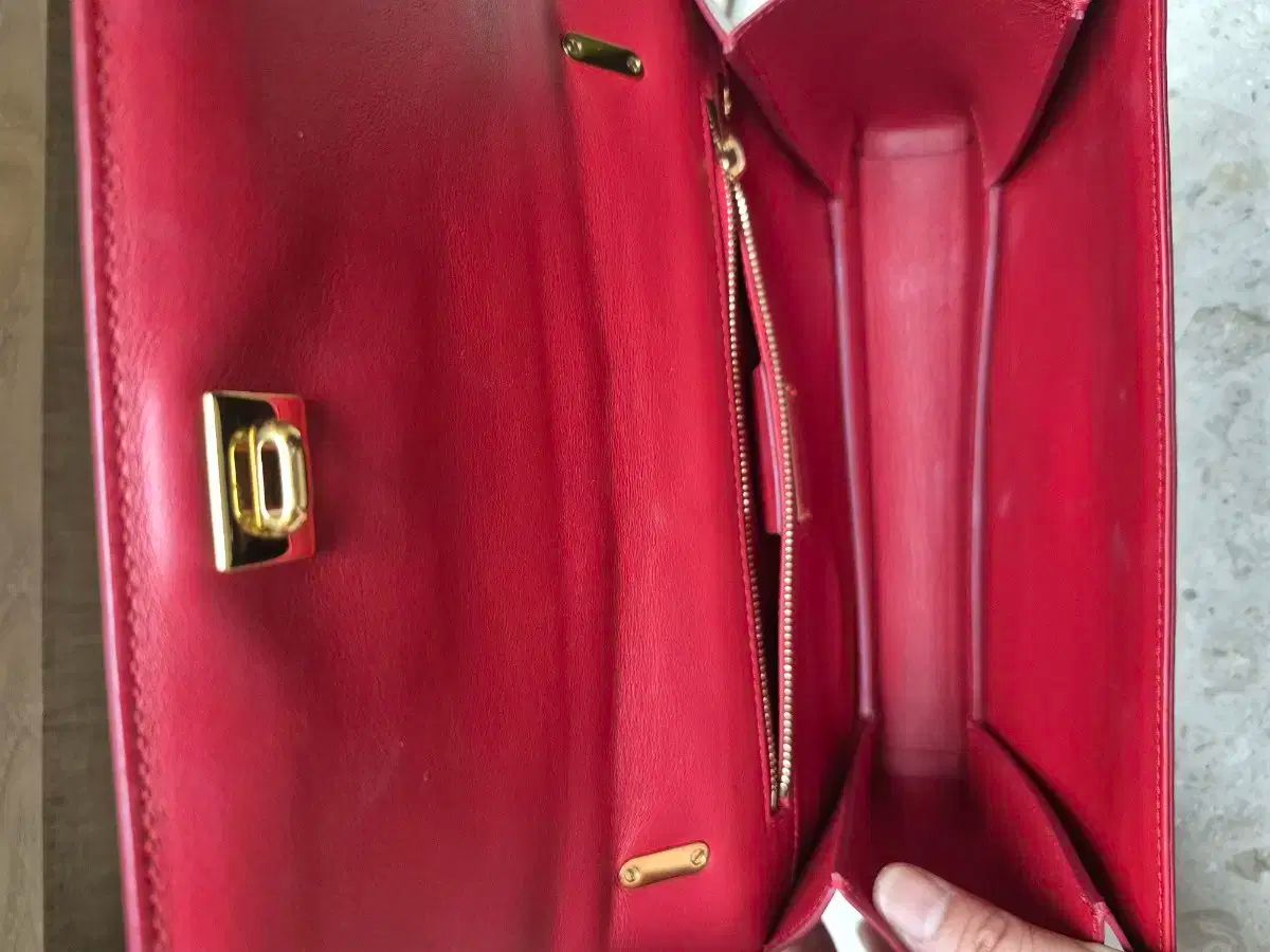 フェラガモ ジニヴァラ