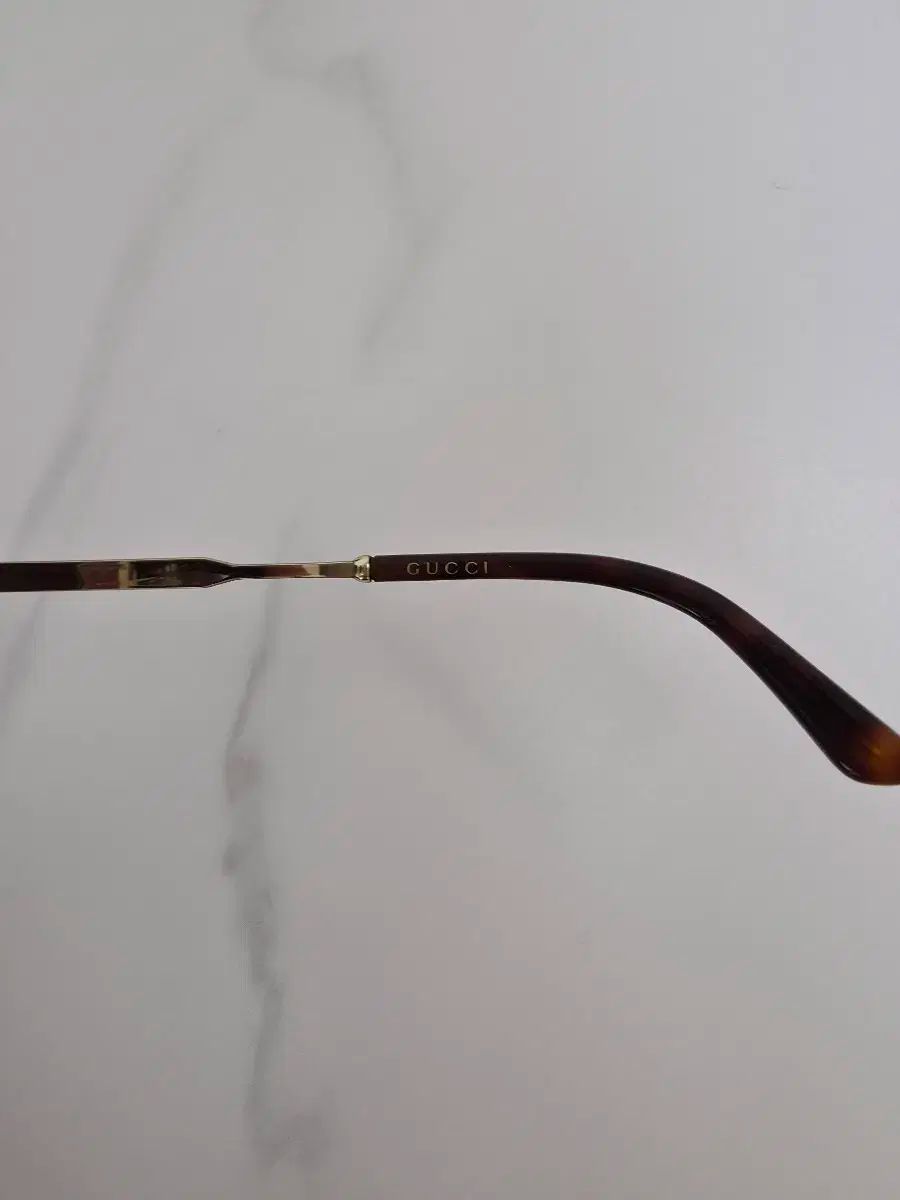 ラウンド メタル