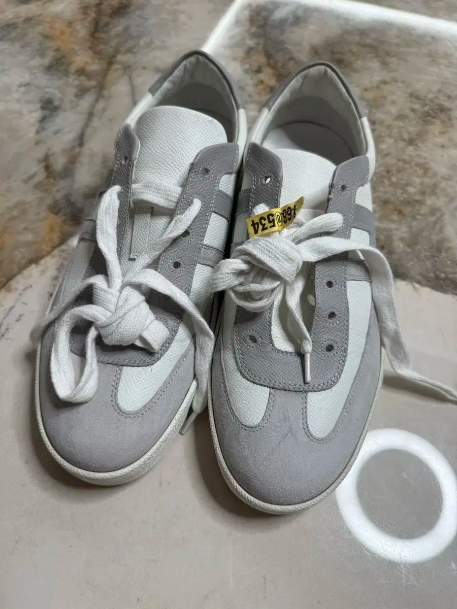 Hermes エルメス ルTHURSDAY S CHILD MESS Ver. スニーカー 41 サイズ