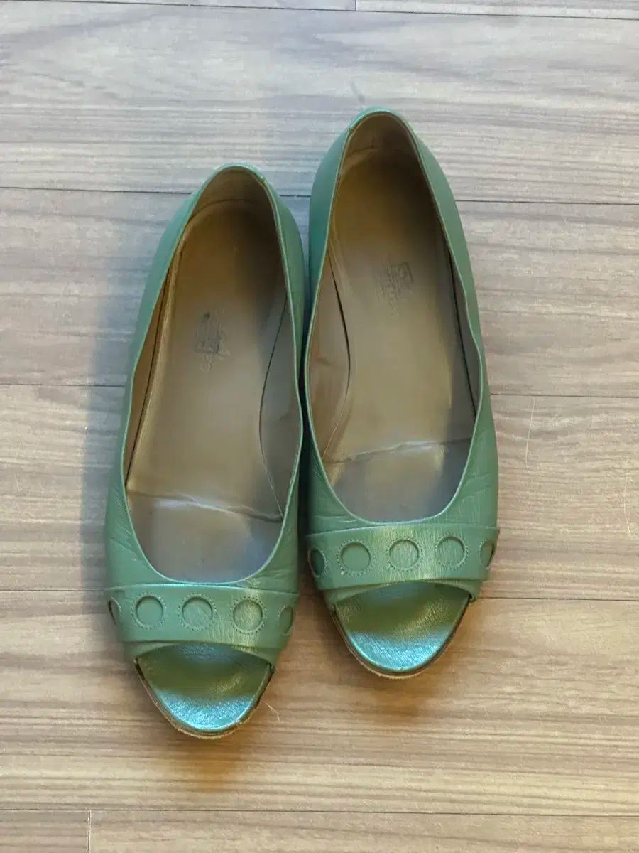 エルメス オープントゥ フラットシューズ