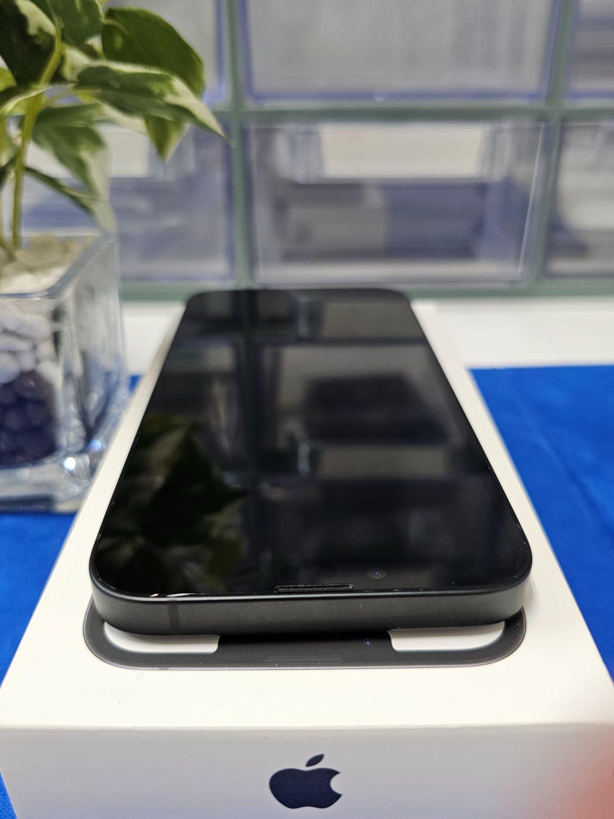 E1970 【美品 未使用に近い】iPhone16e Black 128GB バッテリー100