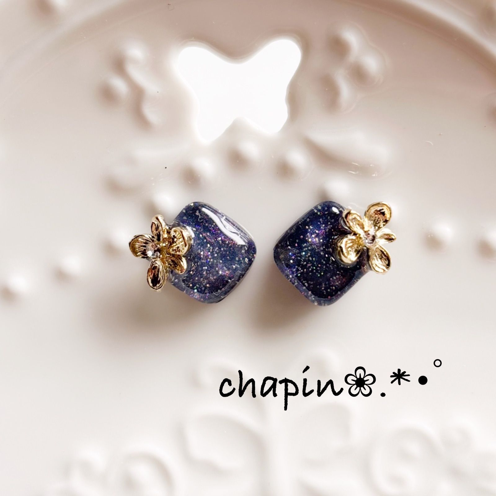 レッド系　レジン　カボション　ピアス　ハンドメイ　イヤリング変更可 レジンカボションピアスハンドメイドイヤリング変更可 レッド系 レジン