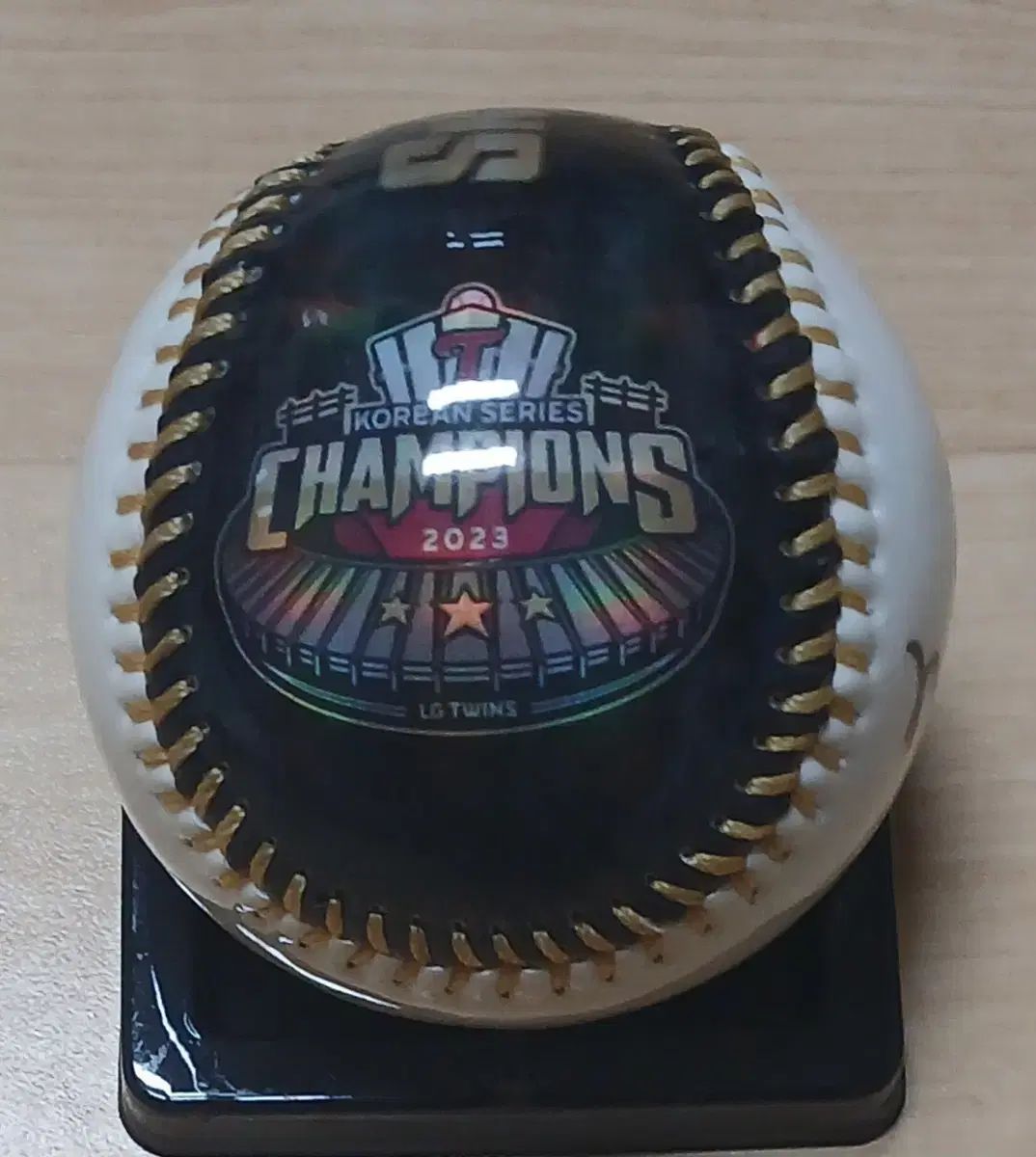 LGツインズ 2025 シン ミンジェ 統合優勝 記念球 親筆サインボール