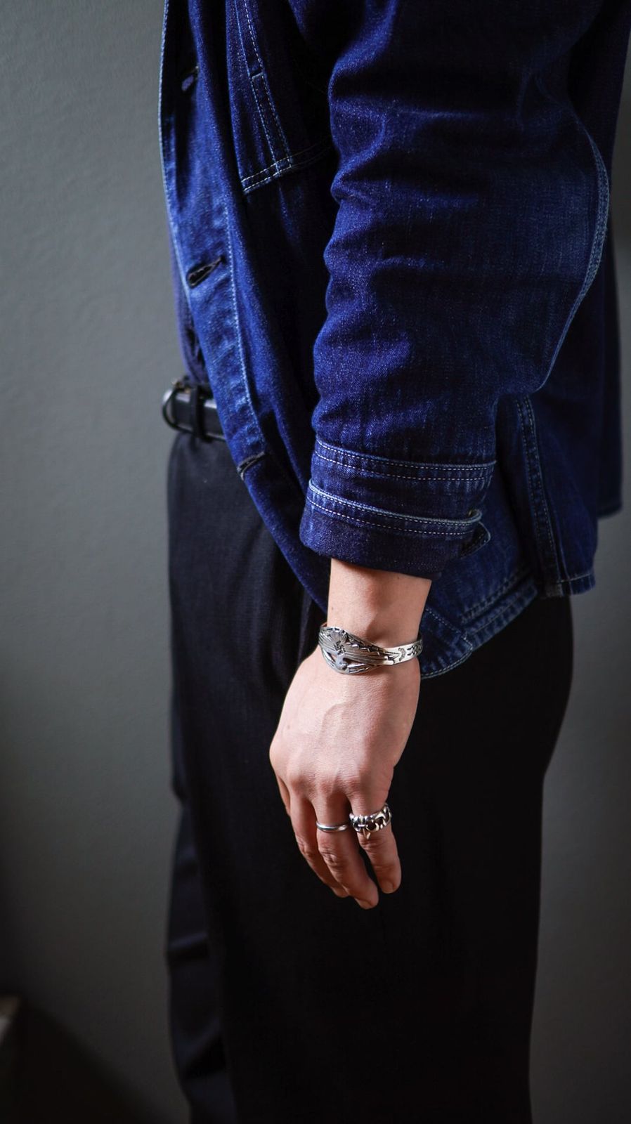  1920 1940 s ナバホ サンダーバード スワスティカ 逆卍 アロー スネーク バングル ネイティブアメリカン フレッドハービースタイル シルバー ヴ バングル リストバンド アクセサリー