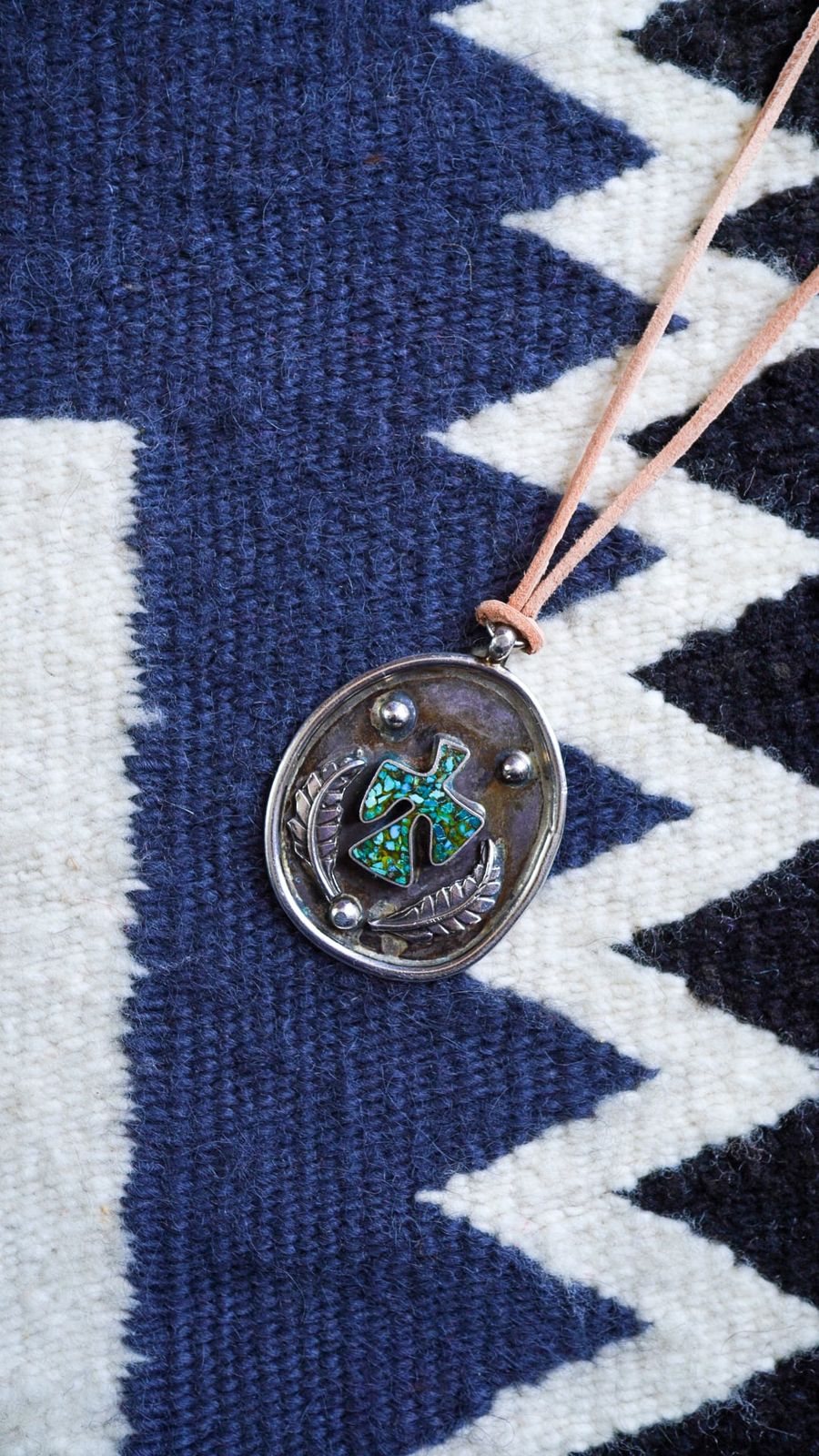 1970s】ナバホ サンダーバード オーバル ペンダント 《ネイティブ