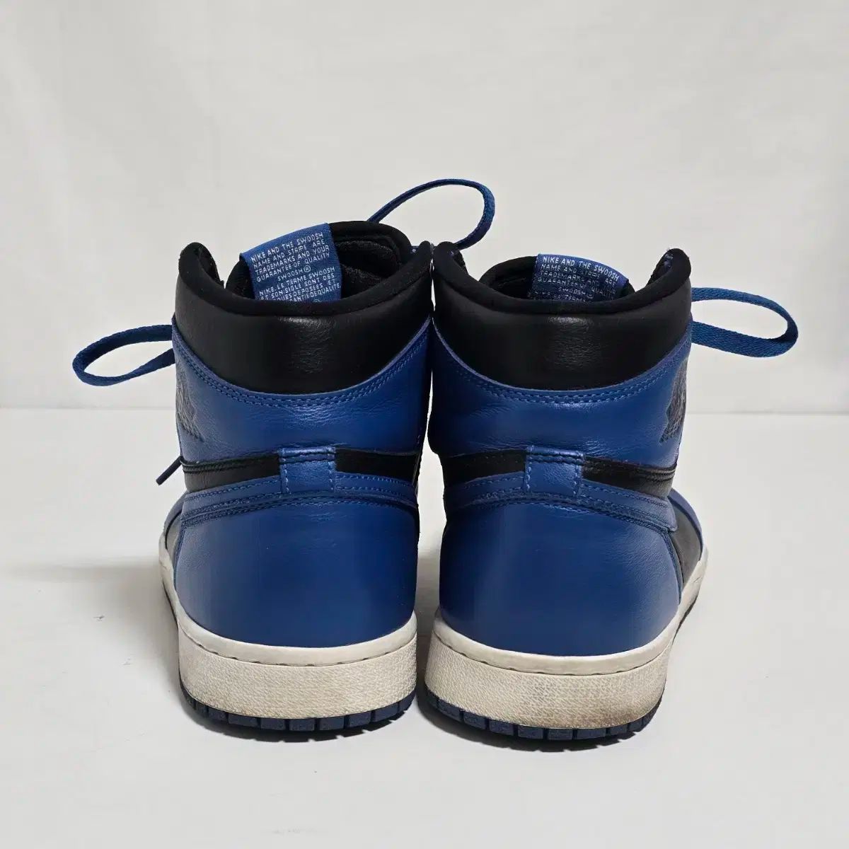 ダークマリーナブルー スニーカー