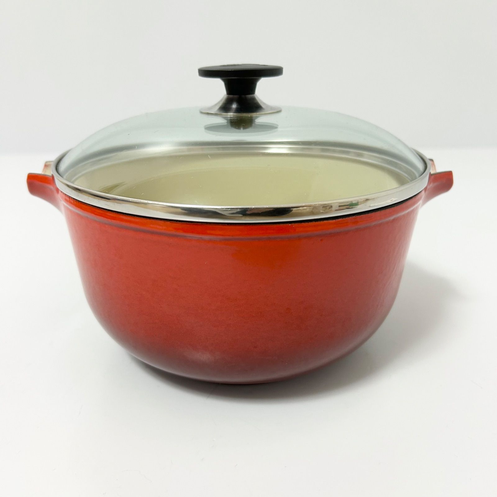 チェリーレッド