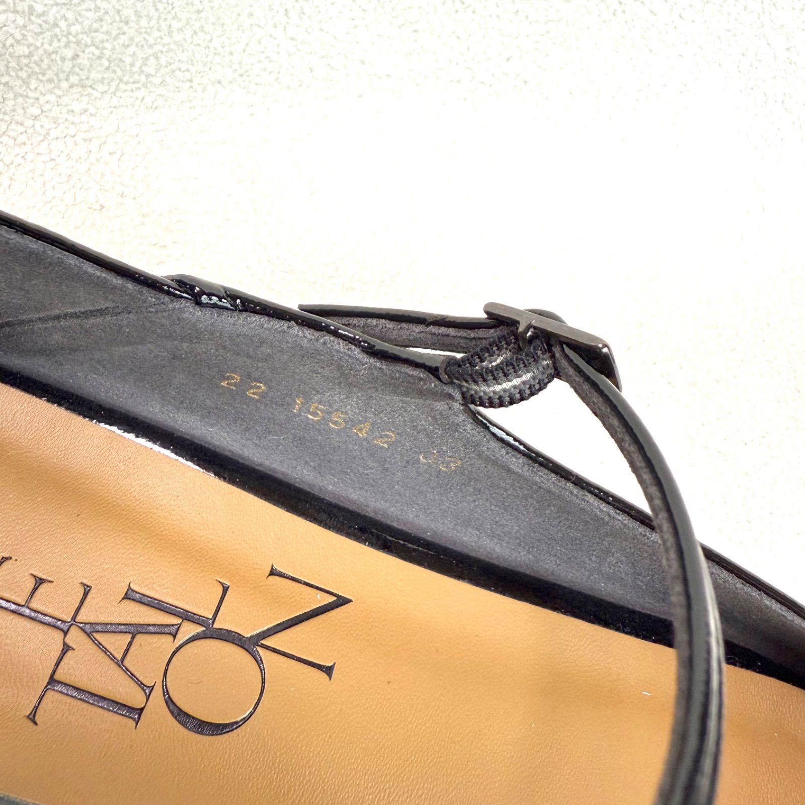 良品✨ルタロン ストラップ エナメル ブラック ポインテッドトゥ 23.0