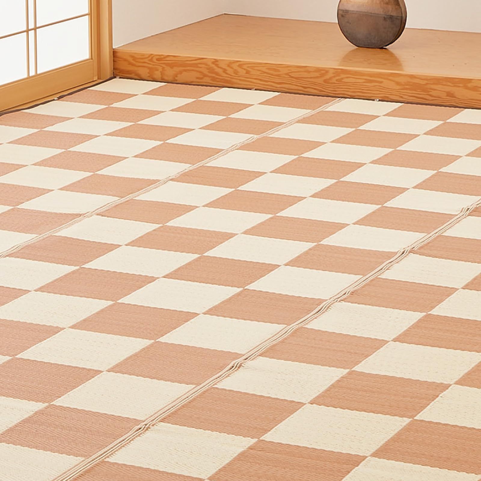 萩原 洗える い草風カーペット ベージュ 江戸間6畳 約261X352cm 倉間 ラグ 花ござ 抗菌 市松柄 保育園 ペット 畳保護