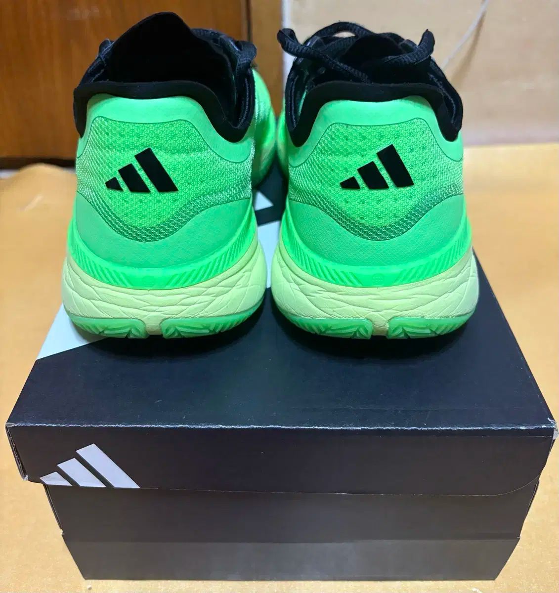  アディダス バスケシューズ アディゼロセレクト3 シューズ(男性用) バスケットボール