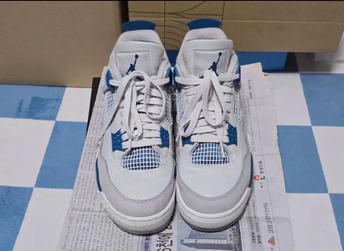 ジョーダン4 レトロ インダストリアル ブルー 250