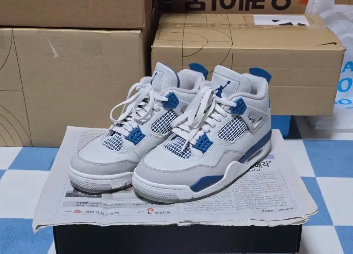 ジョーダン4 レトロ インダストリアル ブルー 250