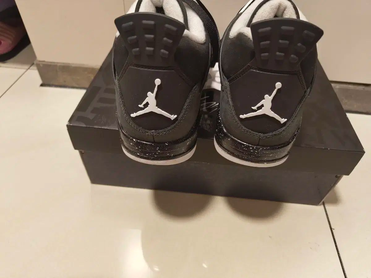 ナイキ ジョーダン4 フィア 2025 270