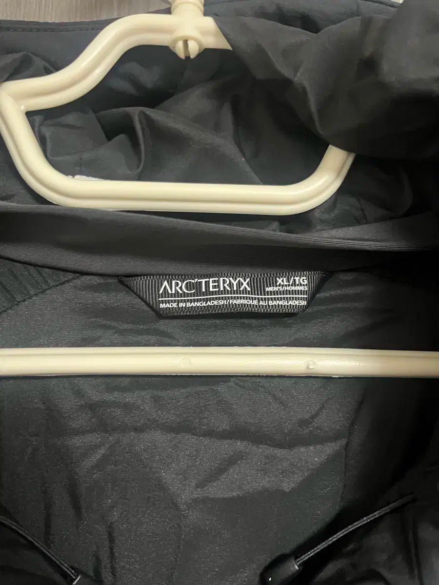 ARC TERYX アークテリクス Atom アトム AR フーディー ブラック