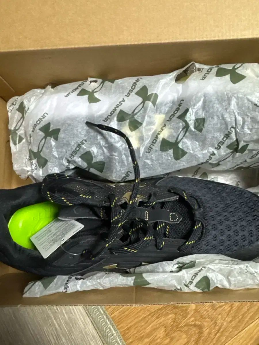 時間のかからない UNDER ARMOUR アンダーアーマー ブラック 野球シューズ SPY × FAMILY スパイファミリー スパイク 人気アイテムお得に購入！