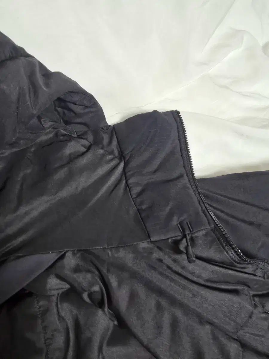 ARC TERYX アークテリクス × BEAMS ビームス Atom AR フーディー ブラック GOLD OLIVEOS_COM_TR